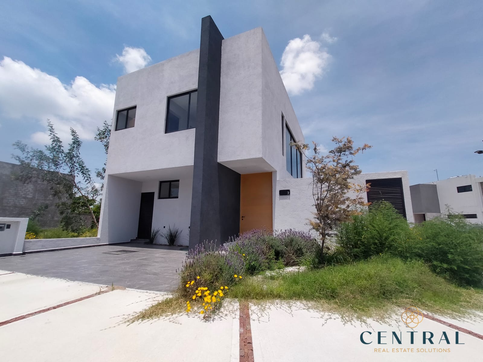 Casa en Renta en Cañadas del Arroyo $14,000 M.N. (Disponible)